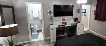 Bluff City Studio: B