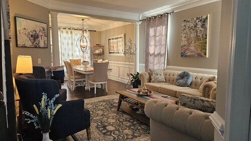 Spacious luxury 4-bedroom house in amazing Manassas