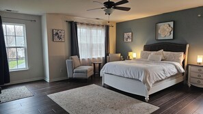 4 bedrooms, iron/ironing board, free WiFi, bed sheets