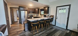 Mikroaaltouuni, uuni, liesi, astianpesukone