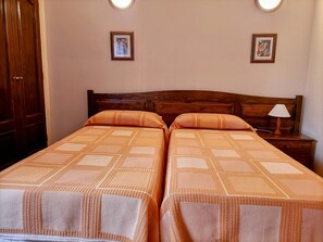 1 bedroom, WiFi, bed sheets - Casa La Canela – Terrace, Pool & Coastal Charm in Playa de Santiago (Playa de Santiago)
