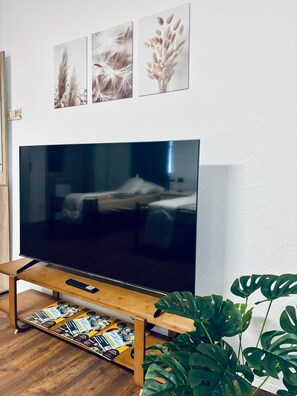 Interior - Triple room 1 "Home" - Suhitha's Gästehaus Villingen-Schwenningen (Villingen-Schwenningen)