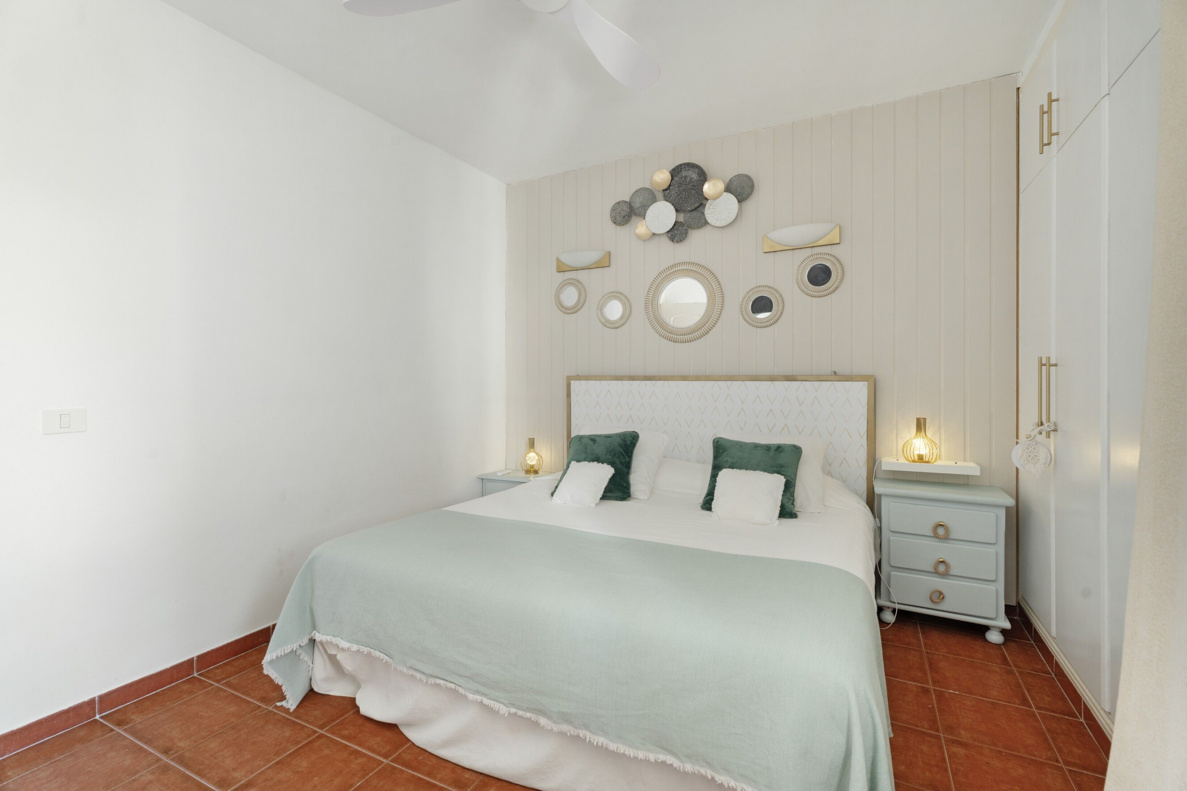 1 chambre, fer et planche à repasser, Wi-Fi, draps fournis