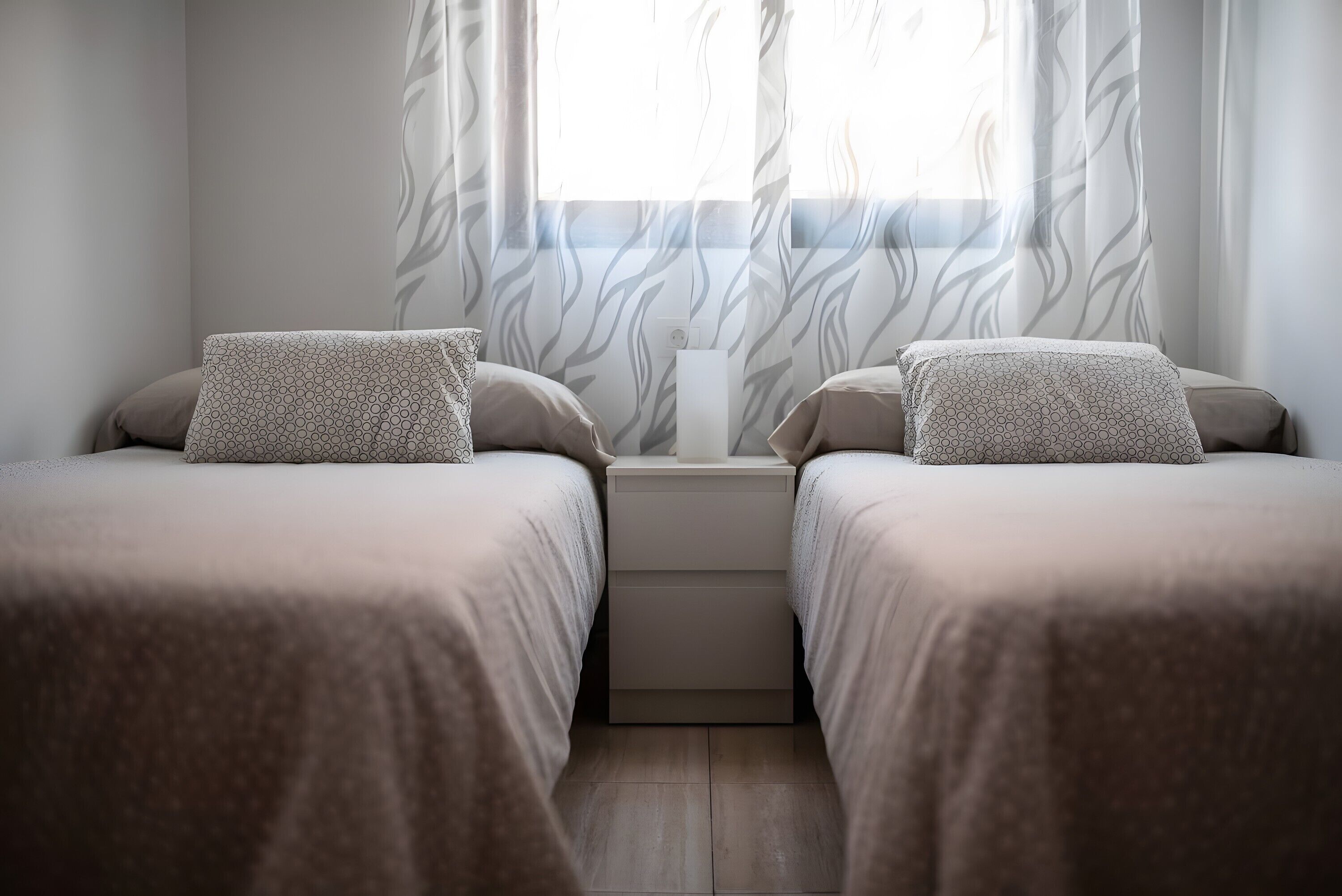 2 slaapkamers, een strijkplank/strijkijzer, wifi, beddengoed