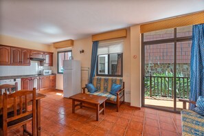 Interior - Casa Carolina 2 – Cozy Home Steps from the Sea in Playa de Santiago (Playa de Santiago)