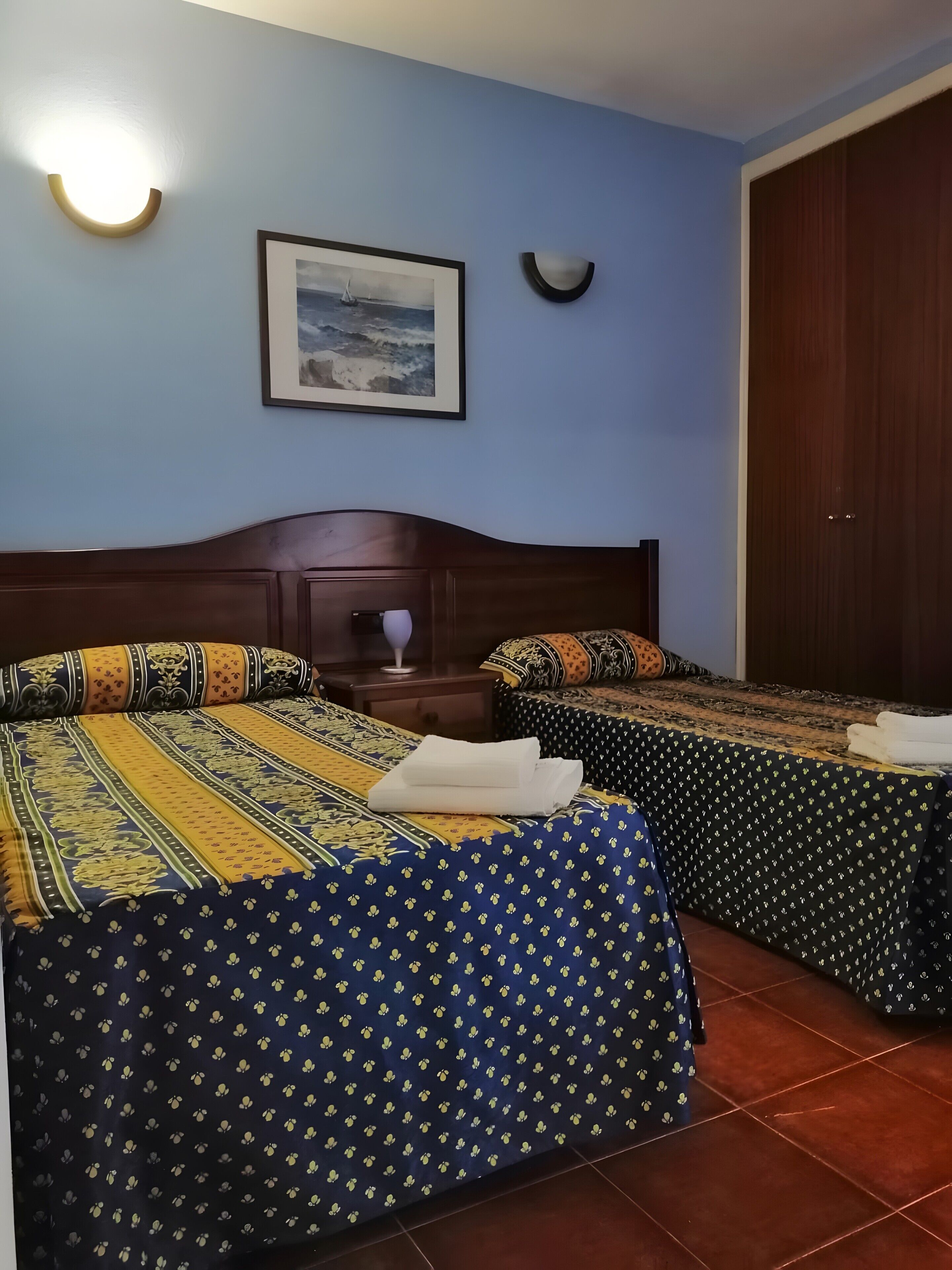 1 soverom, strykejern/-brett og sengetøy