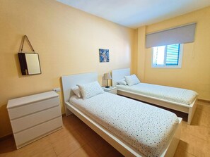 Fer et planche à repasser, Wi-Fi, draps fournis