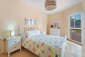 2 bedrooms, WiFi, bed sheets - Casa Miramar 8 – Spectacular Terrace with Sea, Town, and Mountain Views (San Sebastian de La Gomera)