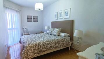 2 bedrooms, iron/ironing board, WiFi, bed sheets