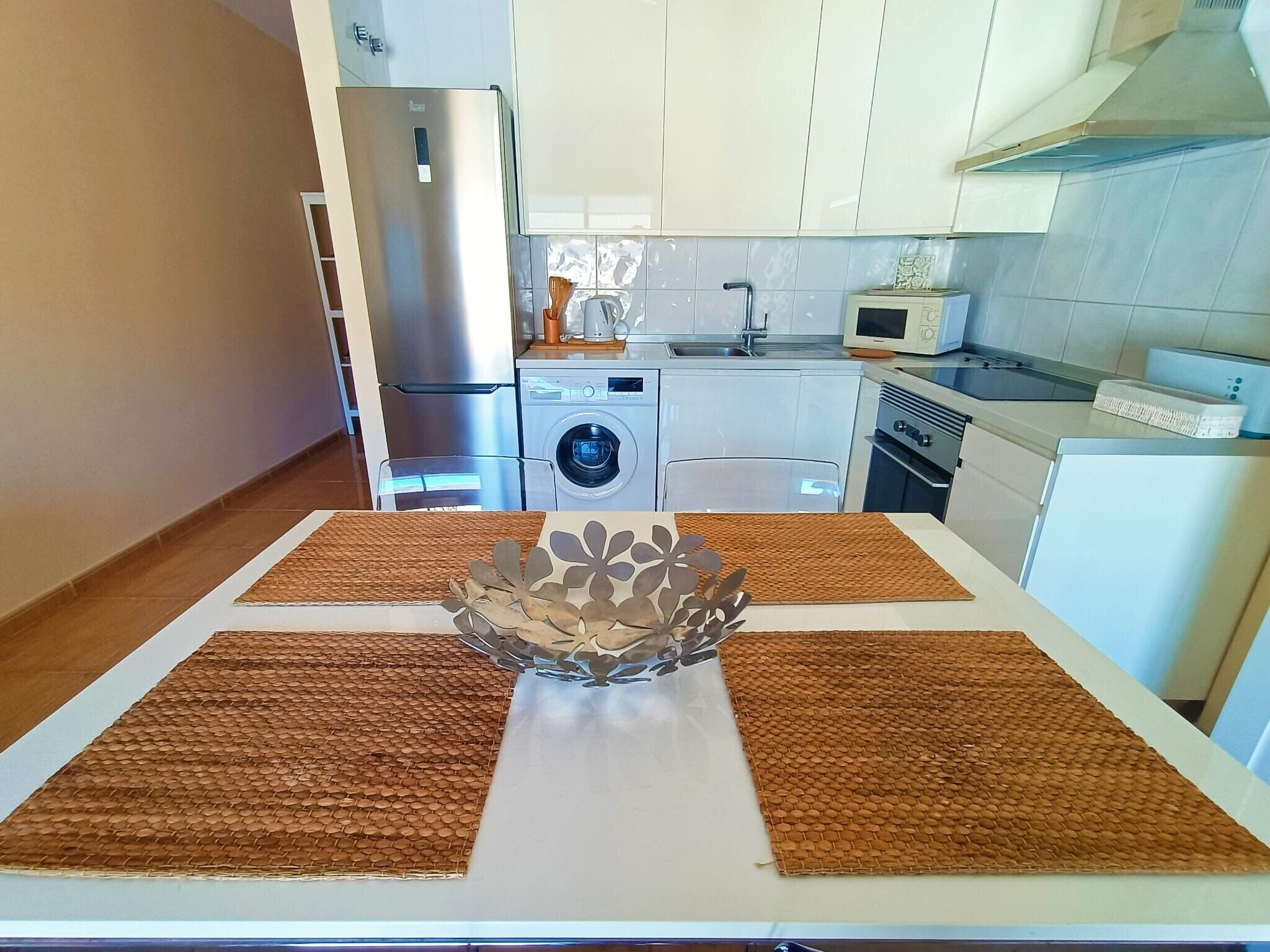 冰箱、微波炉、烤箱、炉灶