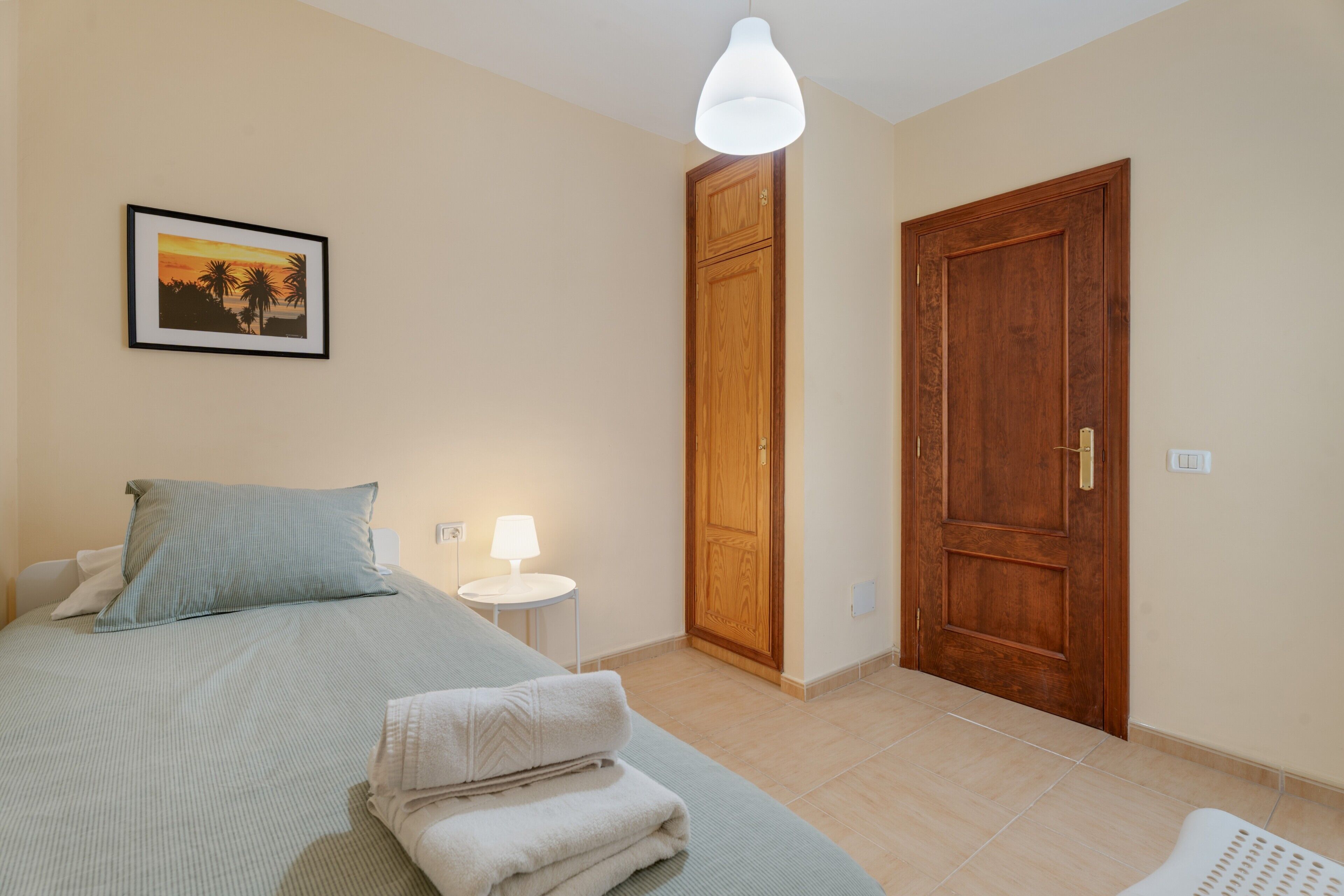 2 makuuhuonetta, Wi-Fi, vuodevaatteet