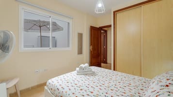 2 bedrooms, WiFi, bed sheets