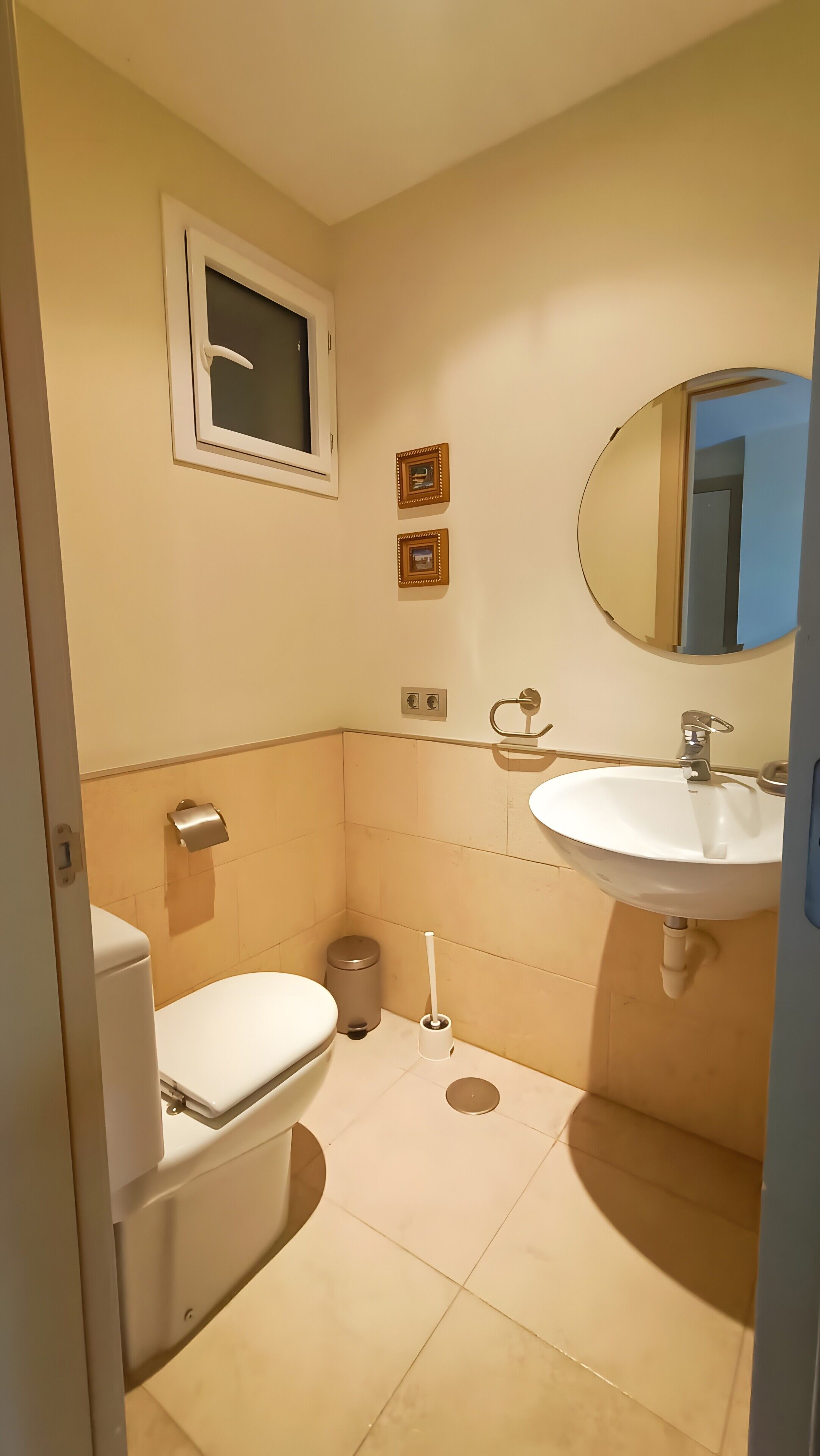 Ducha, secador de pelo, toallas