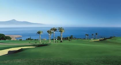 Casa Micaela – Exklusive Unterkunft mit Garten, Pools & Meerblick in Pueblo Don Thomas