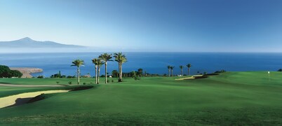 Casa Micaela – Exclusive Home with Garden, Pools & Sea Views in Pueblo Don Thomas