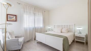 3 dormitorios, tabla de planchar con plancha, wifi y ropa de cama