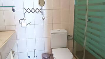 Ducha, secador de pelo, toallas