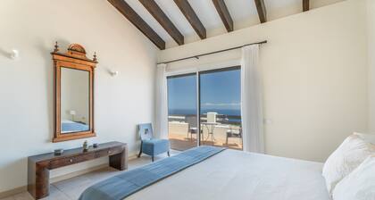 Casa Micaela – Exclusive Home with Garden, Pools & Sea Views in Pueblo Don Thomas