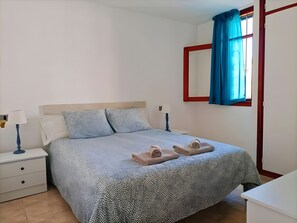 Fer et planche à repasser, Wi-Fi, draps fournis