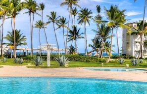 Pool - Private Beach | Terrace and Pool • Fast WiFi (Punta Cana)