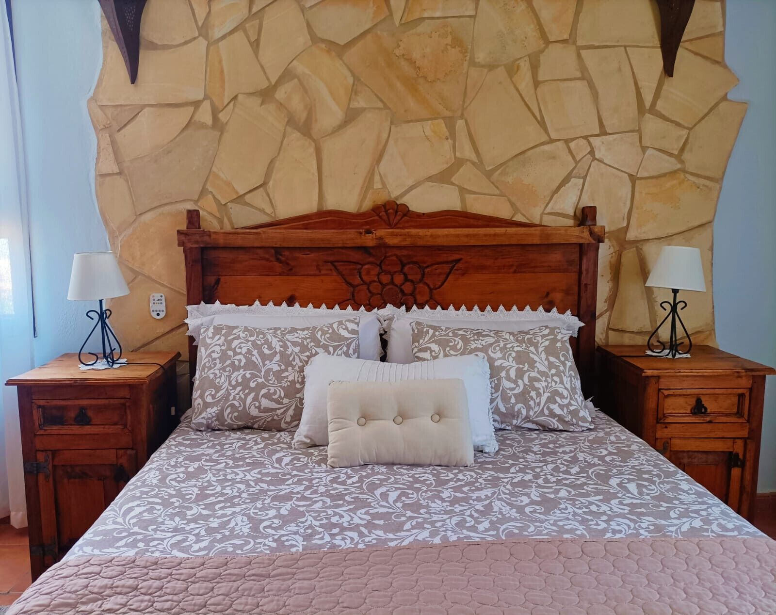 Fer et planche à repasser, Wi-Fi, draps fournis