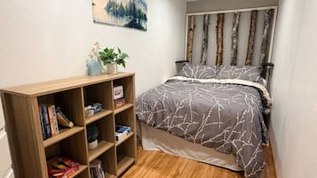2 bedrooms, desk, travel crib, WiFi