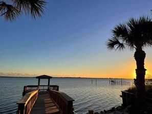 Property grounds - Jensen Jewel:
Clean, new, one bedroom in the beautiful Ocean View community (Jensen Beach)