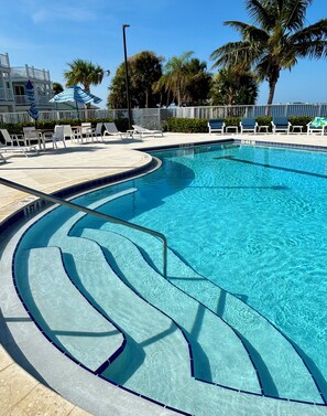 Outdoor pool, a heated pool - Jensen Jewel:
Clean, new, one bedroom in the beautiful Ocean View community (Jensen Beach)