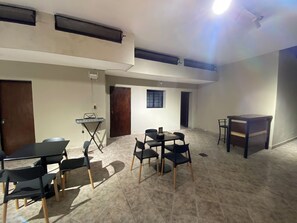 Reception - Urban Jungle Hostel (San Miguel de Tucumán)