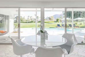 Dining - Besveca House - Modern Zen (Palm Springs)