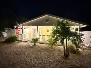 Exterior - Cozy cottage close to beach, nature and culture (Nokomis)