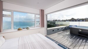 4 habitaciones, tabla de planchar con plancha, wifi y ropa de cama 