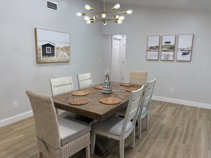 Dining - Casa Del Mar Waterfront Home On Dawon Canal!
Boat Lift and Hot Tub (Saint James City)
