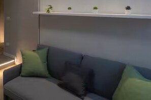 Interior - The Cozy Corner - feel at home - M3 Maciachini (Milano)
