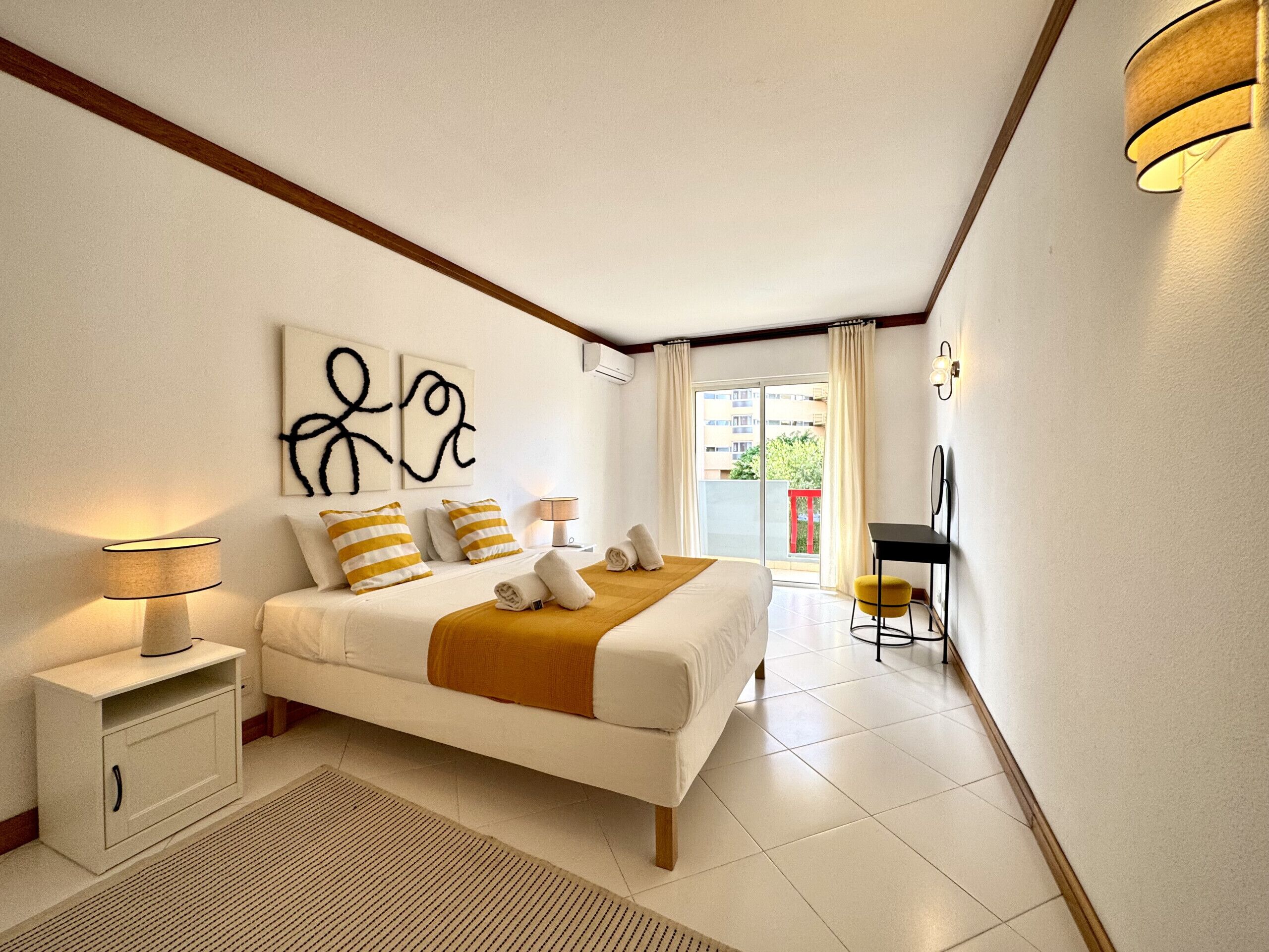 1 dormitorio y ropa de cama