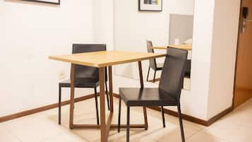 Chambre Triple | Restauration