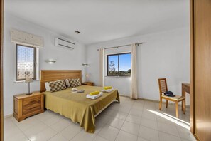 Iron/ironing board, free WiFi, bed sheets - Villa Eira by Villa Plus (Praia do Carvoeiro)