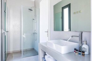 Hair dryer, towels - Villa La Mer by Villa Plus (Ionian Islands)