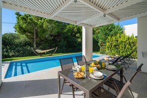 Outdoor dining - Villa Le Soleil by Villa Plus (Ionian Islands)