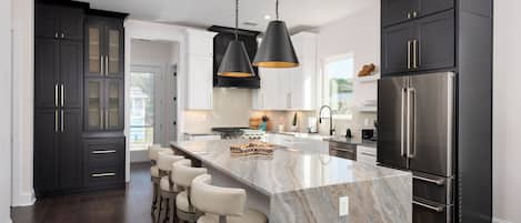 雪櫃、微波爐、焗爐、爐具