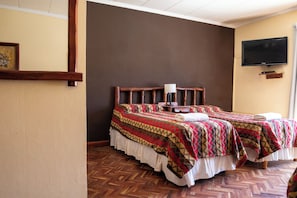 Standard Quadruple Room, Garden View | Desk, laptop workspace, free WiFi, bed sheets - Complejo Turistico Pastos Chicos (Susques)