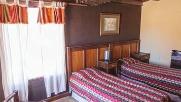 Desk, laptop workspace, free WiFi, bed sheets