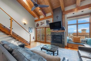TV, fireplace - Aspen Edge, Lakefront and Loft (South Lake Tahoe)
