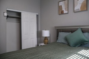 2 bedrooms, iron/ironing board, free WiFi, bed sheets - Elegant 2-bedroom studio in North Las Vegas with Queen beds & WIFI (North Las Vegas)