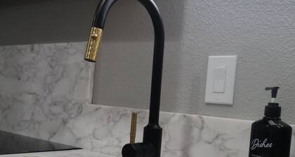 Elegant 2-bedroom studio in North Las Vegas with Queen beds & WIFI