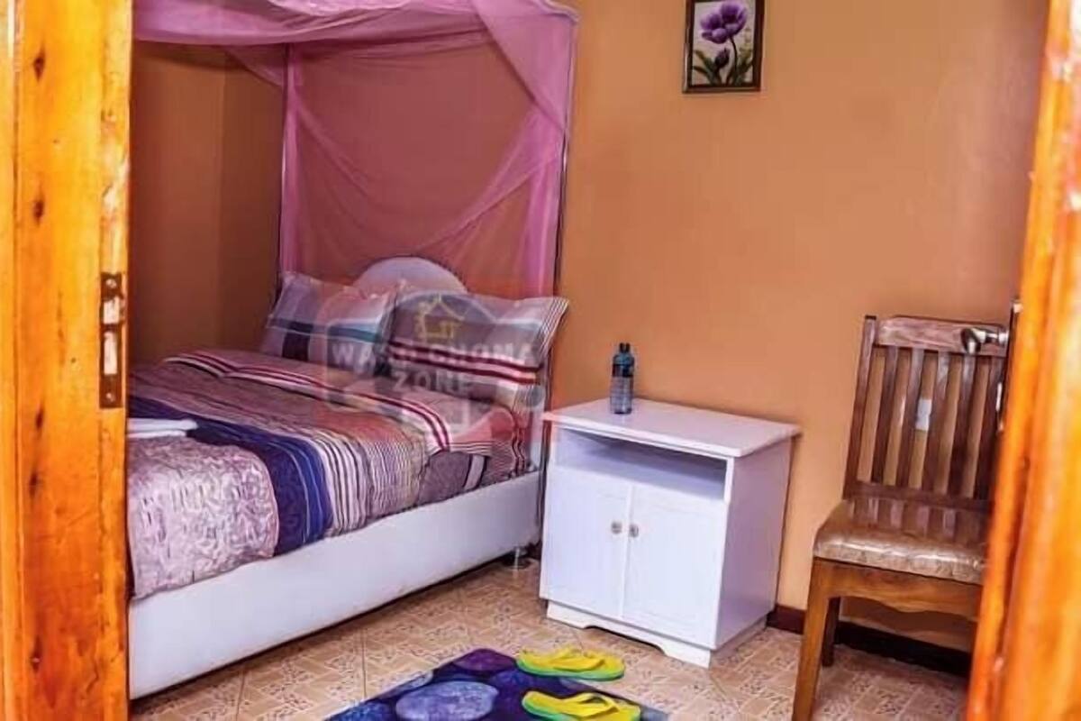 Standard Double Room | Free WiFi, bed sheets