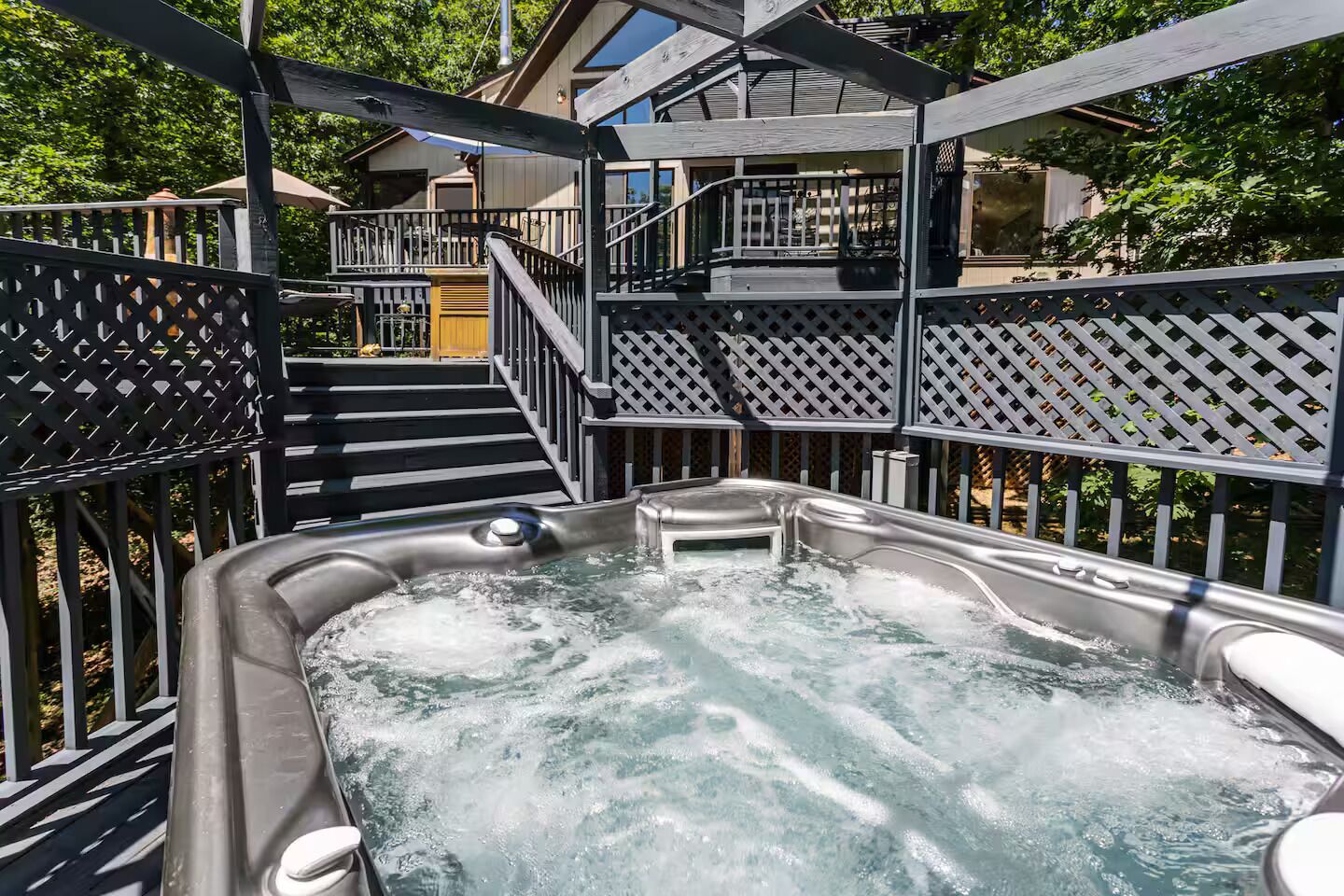 Outdoor spa tub
