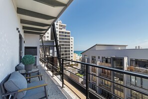 Property grounds - Relaxed Coastal Stay | Braai and Balcony Views (Cape Town)