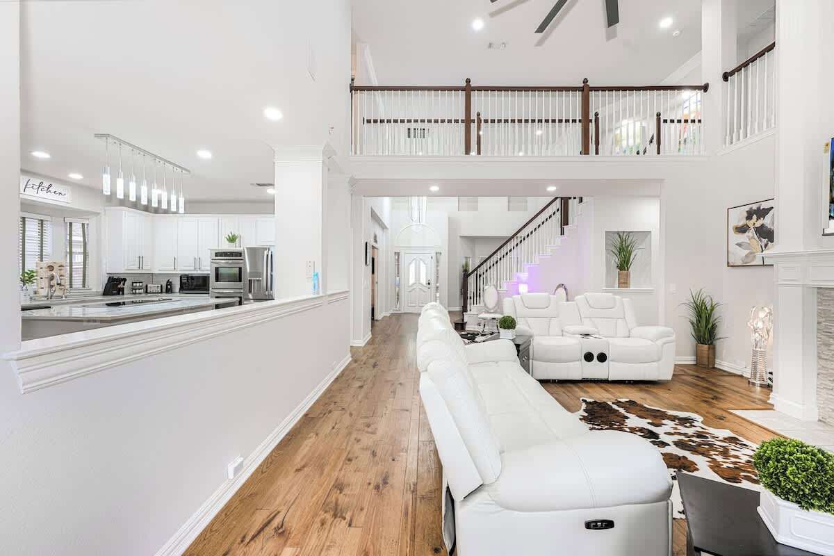 TV, fireplace, offices