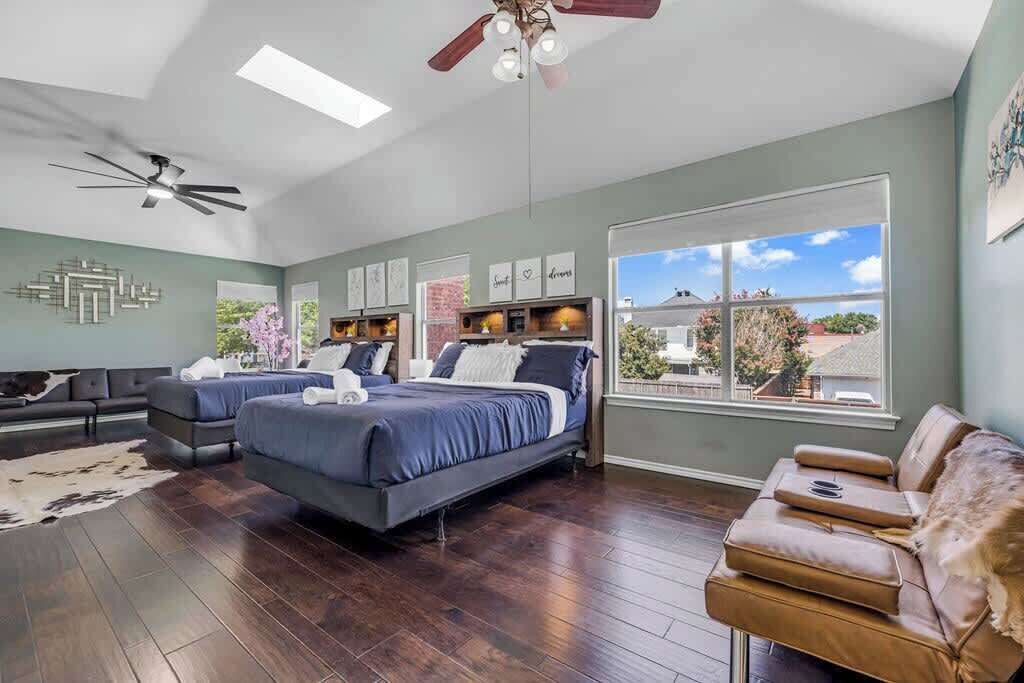 Fer et planche à repasser, lit parapluie, Wi-Fi, draps fournis